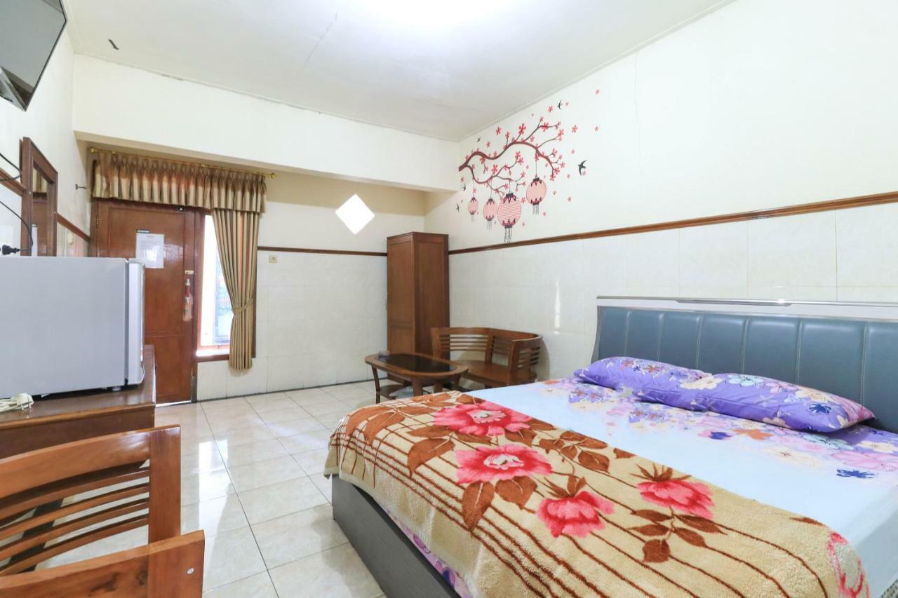 Naga Mas Hotel Mojokerto エクステリア 写真