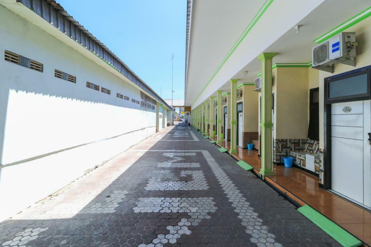 Naga Mas Hotel Mojokerto エクステリア 写真