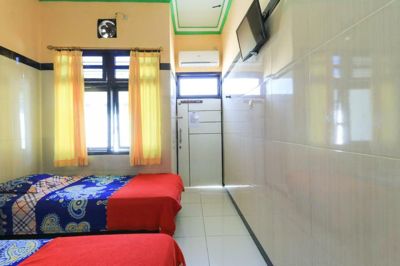 Naga Mas Hotel Mojokerto エクステリア 写真