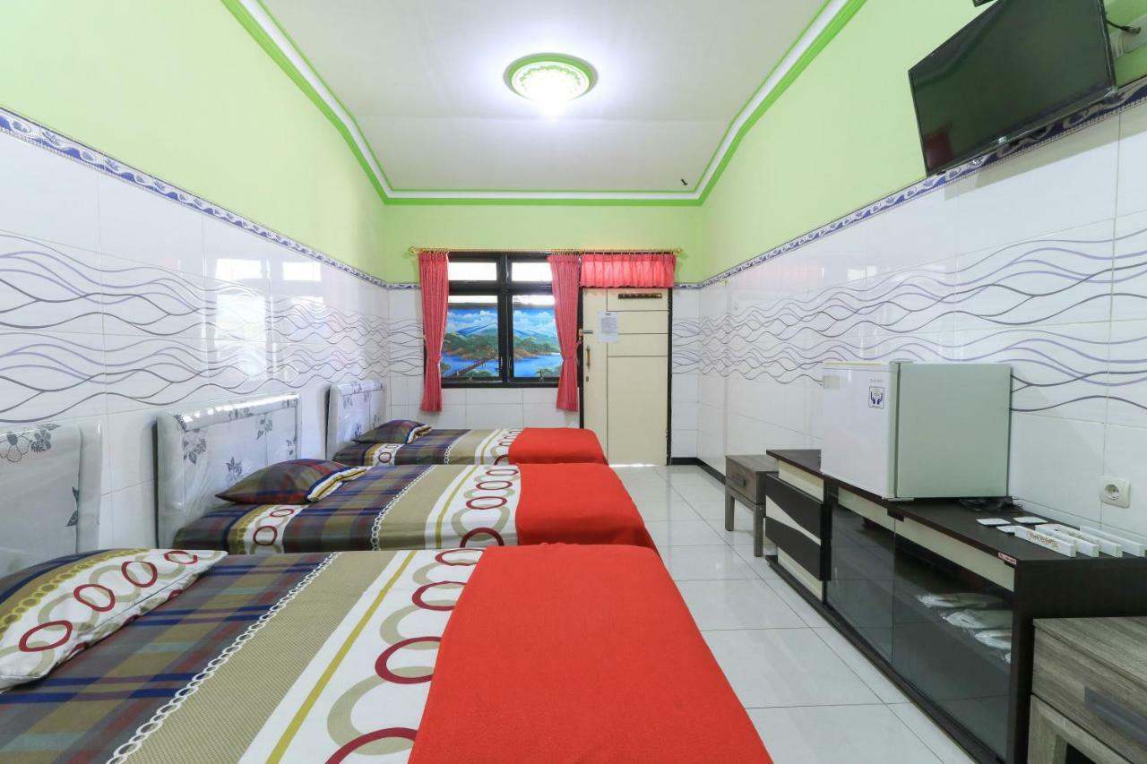 Naga Mas Hotel Mojokerto エクステリア 写真