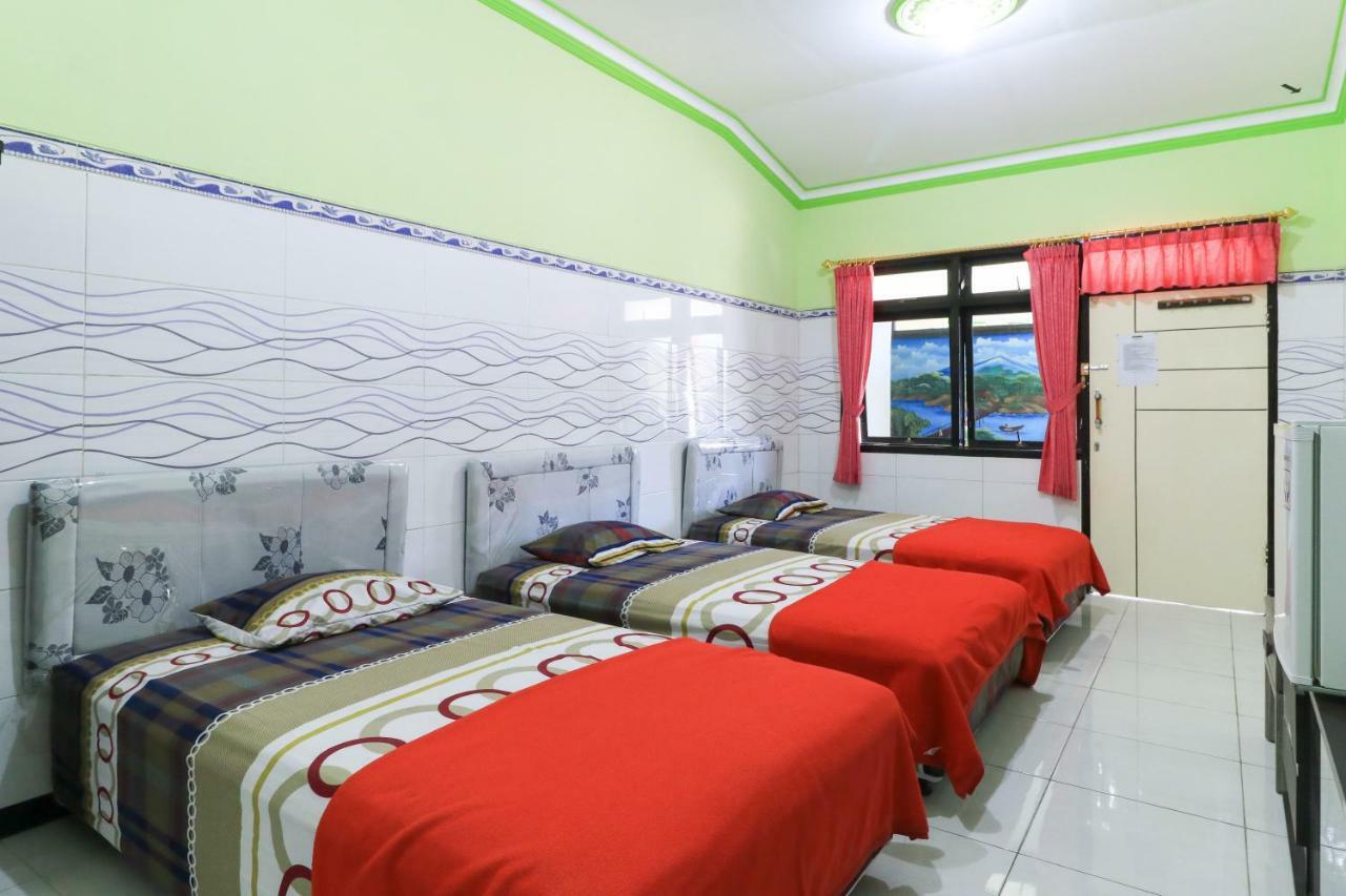 Naga Mas Hotel Mojokerto エクステリア 写真
